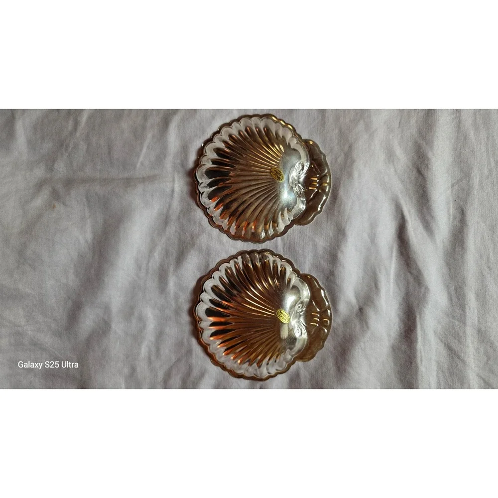 Old Hampshire Silversmiths Vintage Silverplated Shell Trays Set of 2 with Box